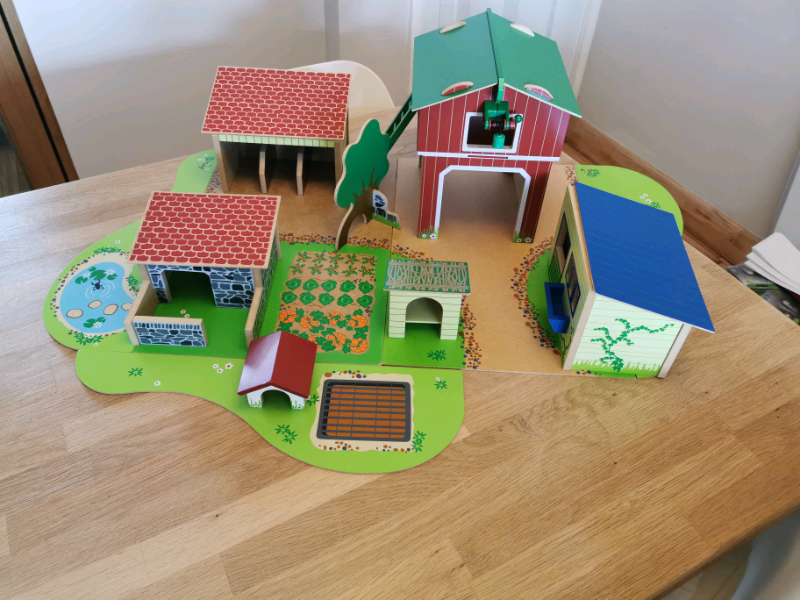 elc wooden farmyard playset